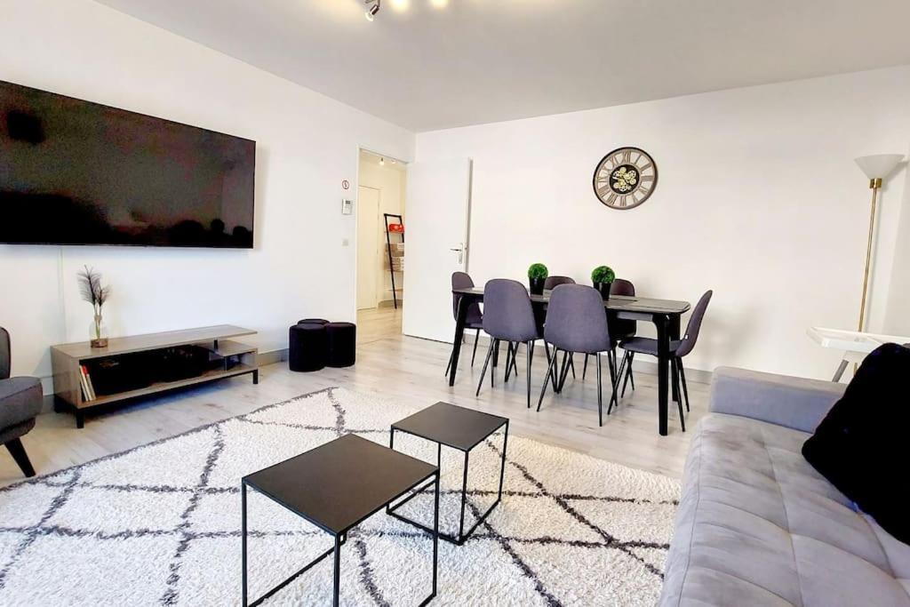 Cosy Home 2, 2 Chambres, 6 Personnes, 3 Min Gare, Parking Cergy Eksteriør billede