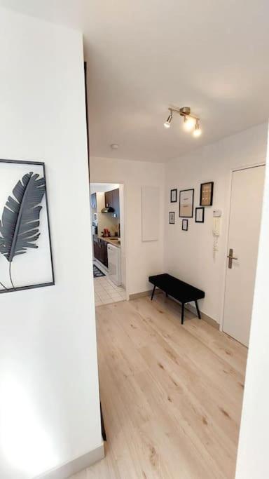 Cosy Home 2, 2 Chambres, 6 Personnes, 3 Min Gare, Parking Cergy Eksteriør billede