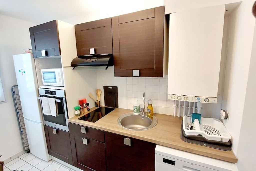 Cosy Home 2, 2 Chambres, 6 Personnes, 3 Min Gare, Parking Cergy Eksteriør billede